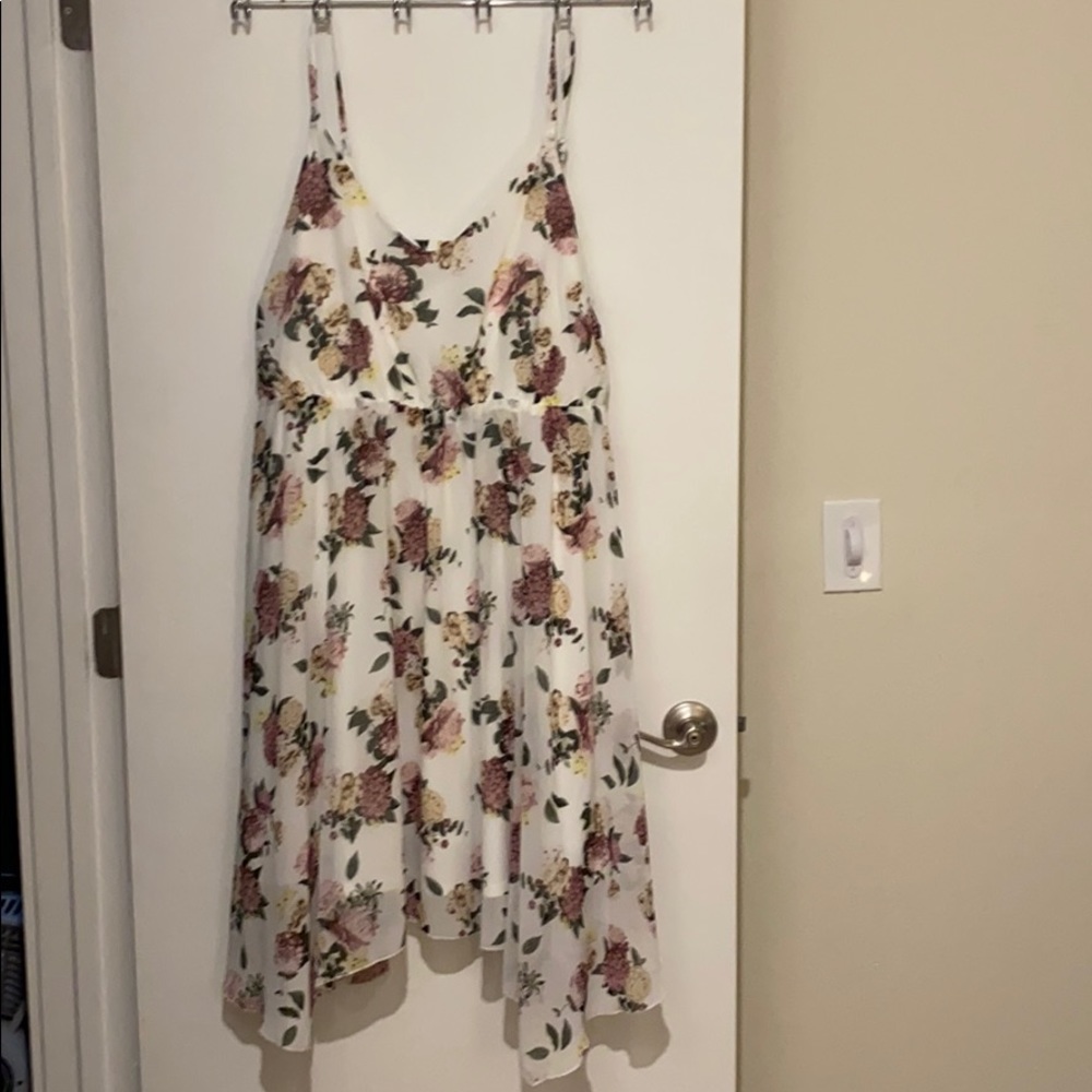 Torrid Floral dress size 3 Never been worn
